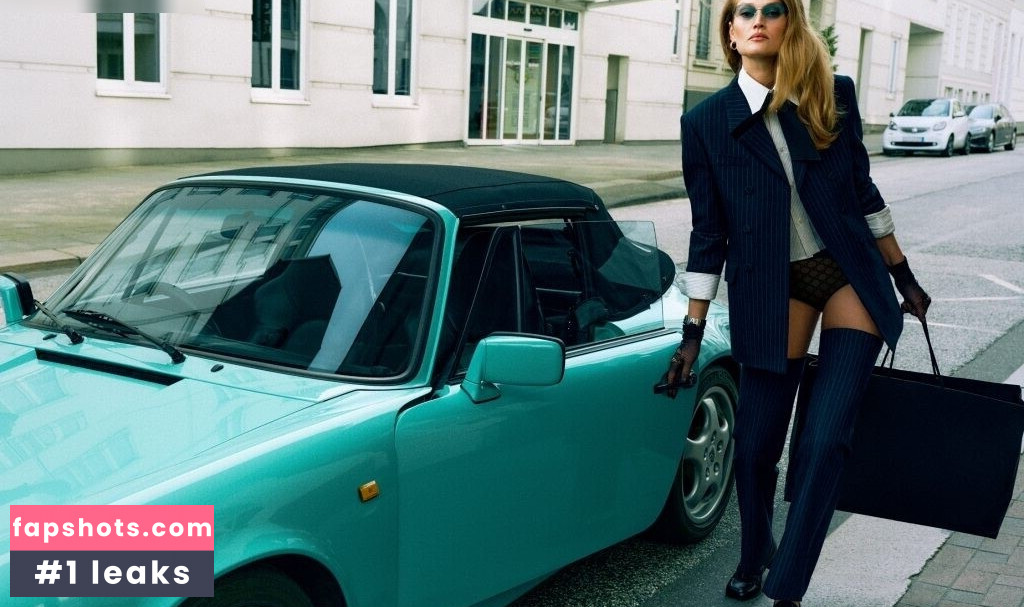 Toni Garrn gallery photo #78