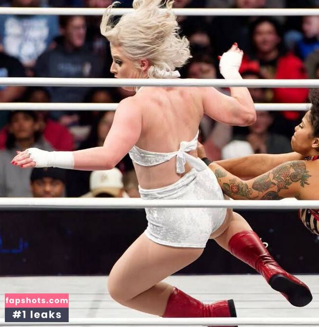 Toni Storm gallery photo #3