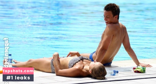 Tonia Couch nude babe gallery