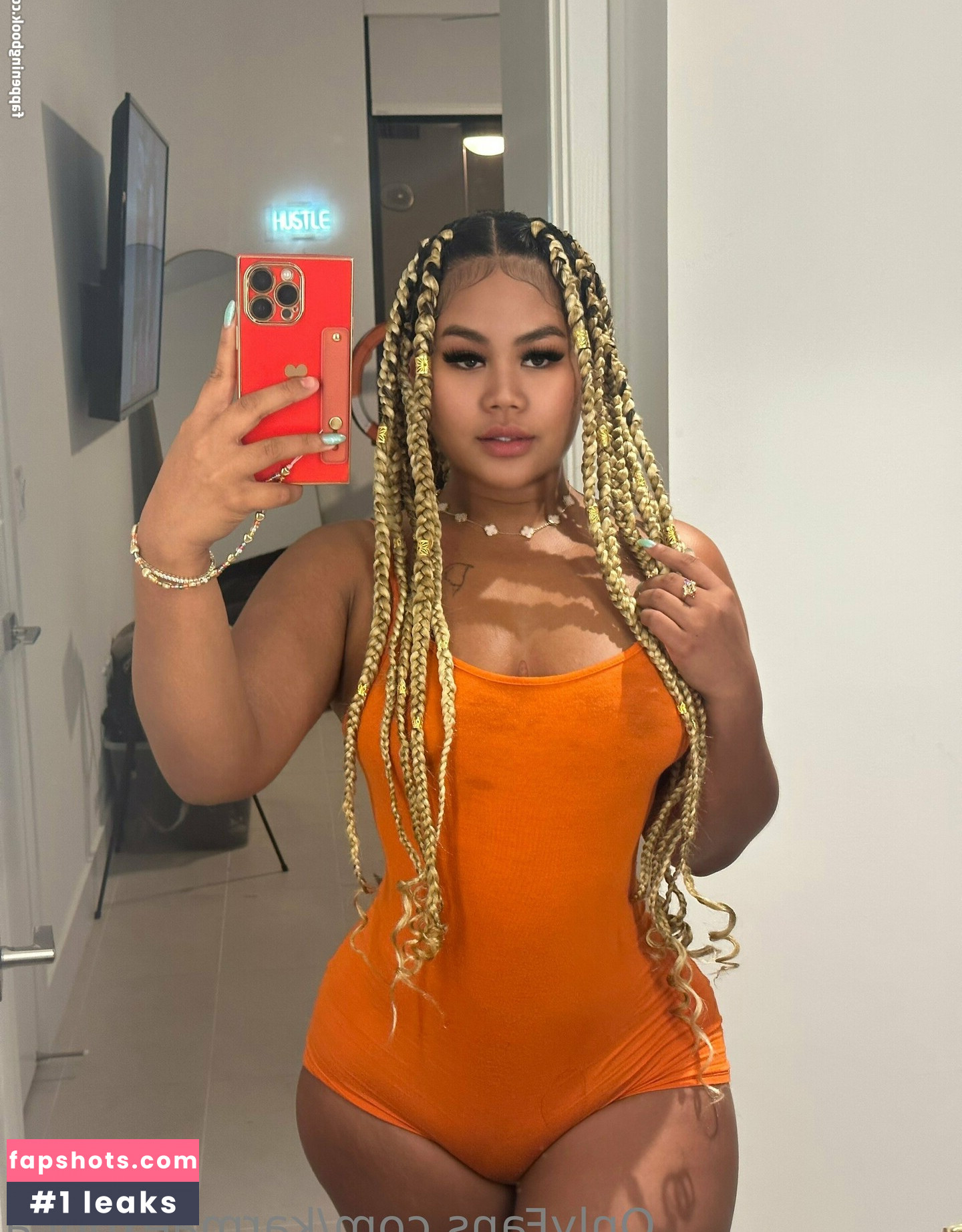 Tonti_Thampitak gallery photo #62