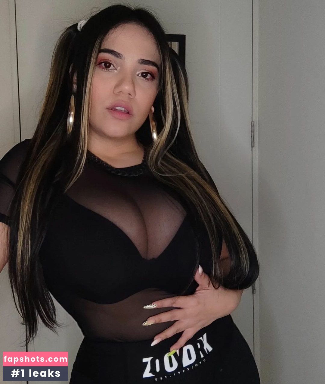 Toomuchtumbao gallery photo #31