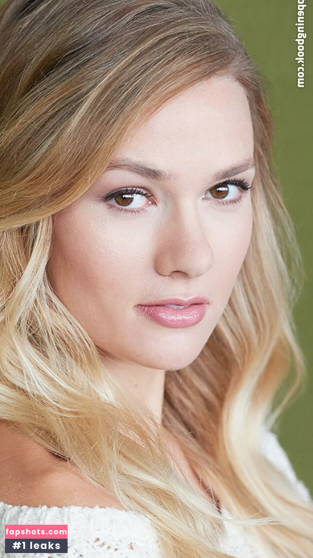 Tori Anderson gallery photo #11