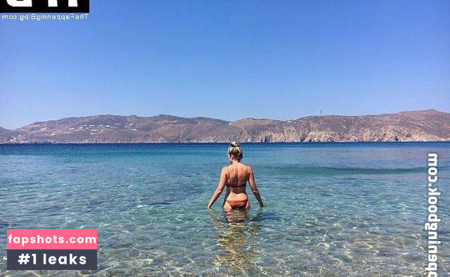 Tori Anderson gallery photo #16