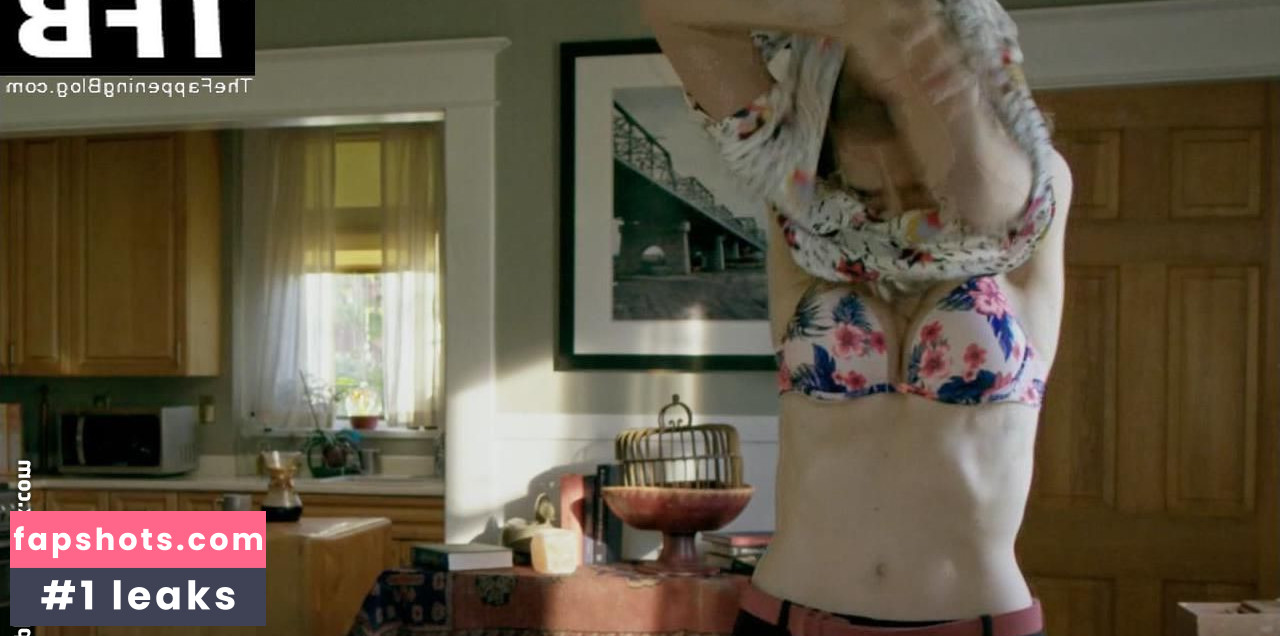 Tori Anderson gallery photo #18