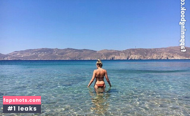 Tori Anderson gallery photo #4