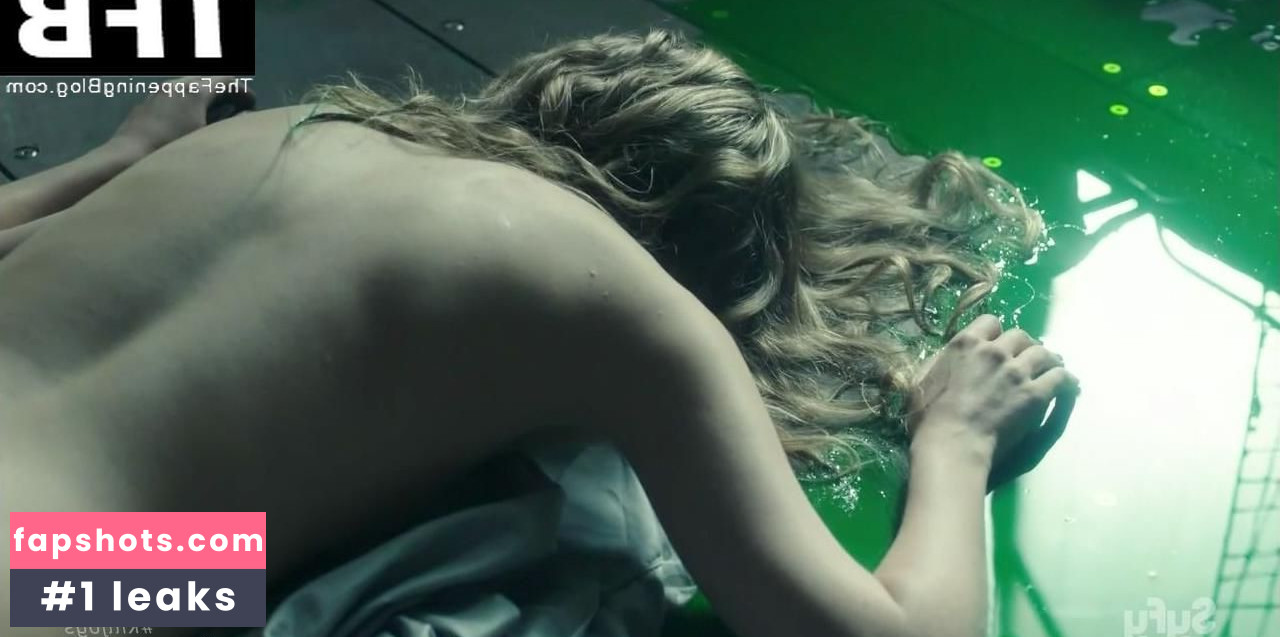 Tori Anderson gallery photo #31