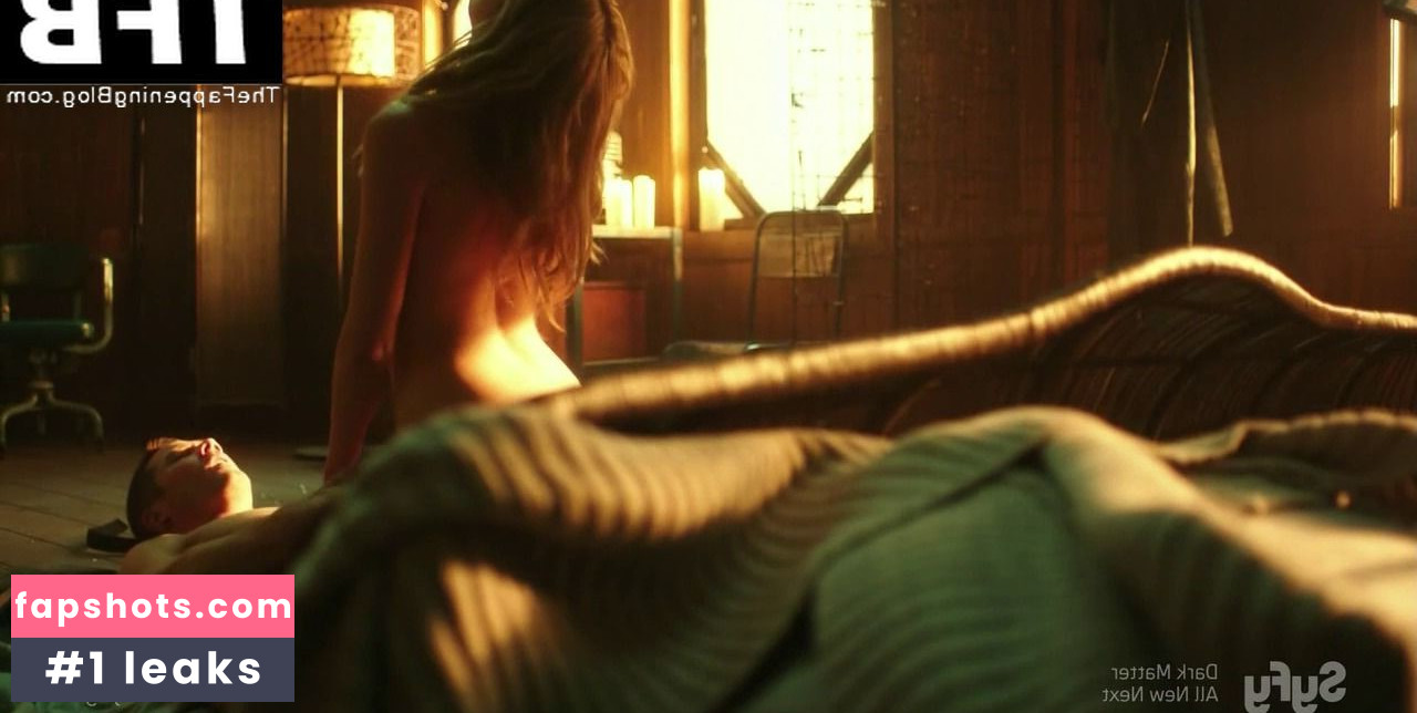 Tori Anderson gallery photo #34