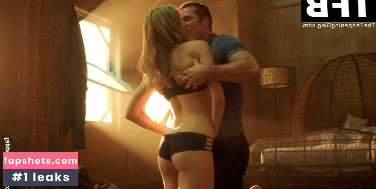 Tori Anderson gallery photo #35