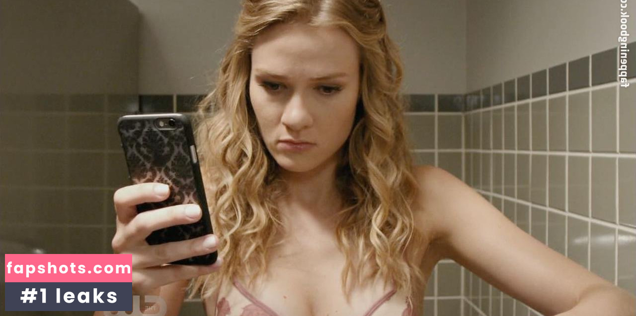 Tori Anderson gallery photo #75