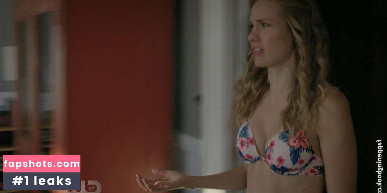 Tori Anderson gallery photo #76