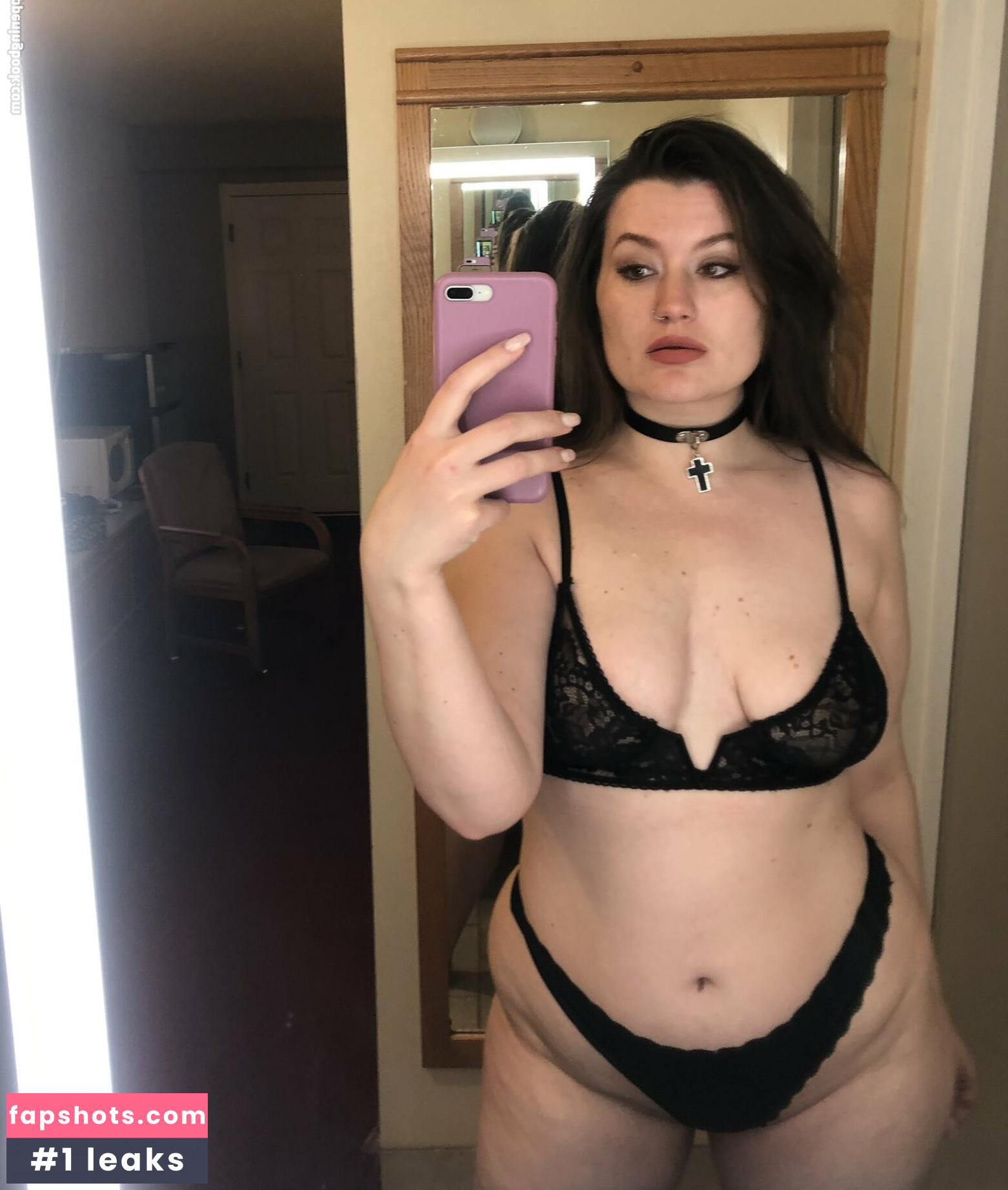 Tori Assins gallery photo #14