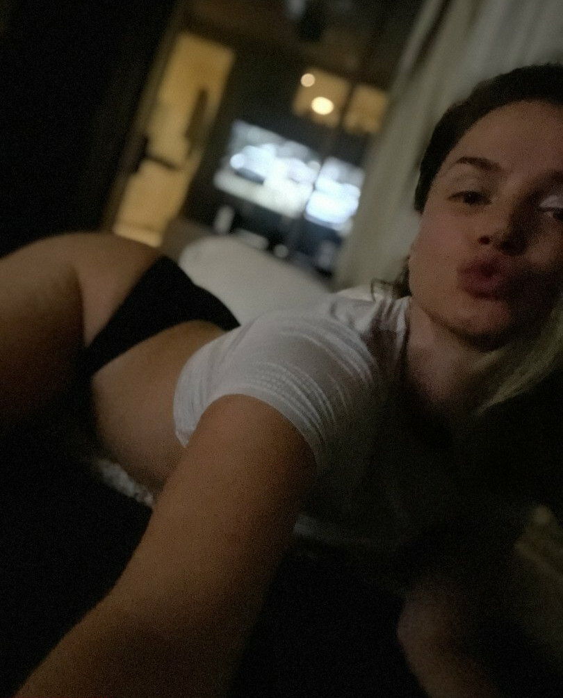 tori-black gallery photo #1187