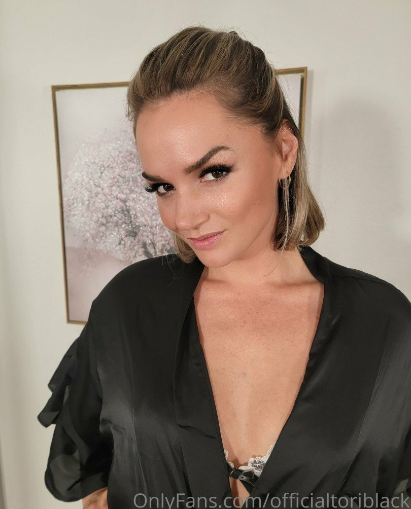 tori-black gallery photo #1212