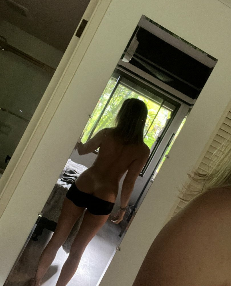 tori-black gallery photo #1214