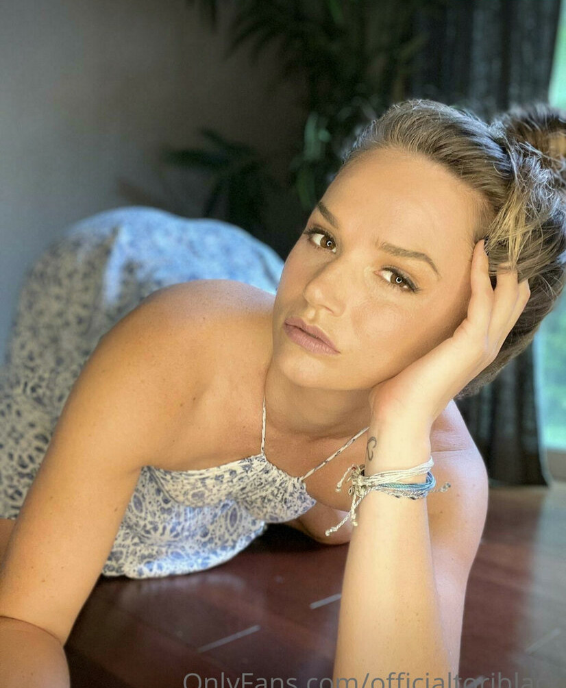 tori-black gallery photo #902