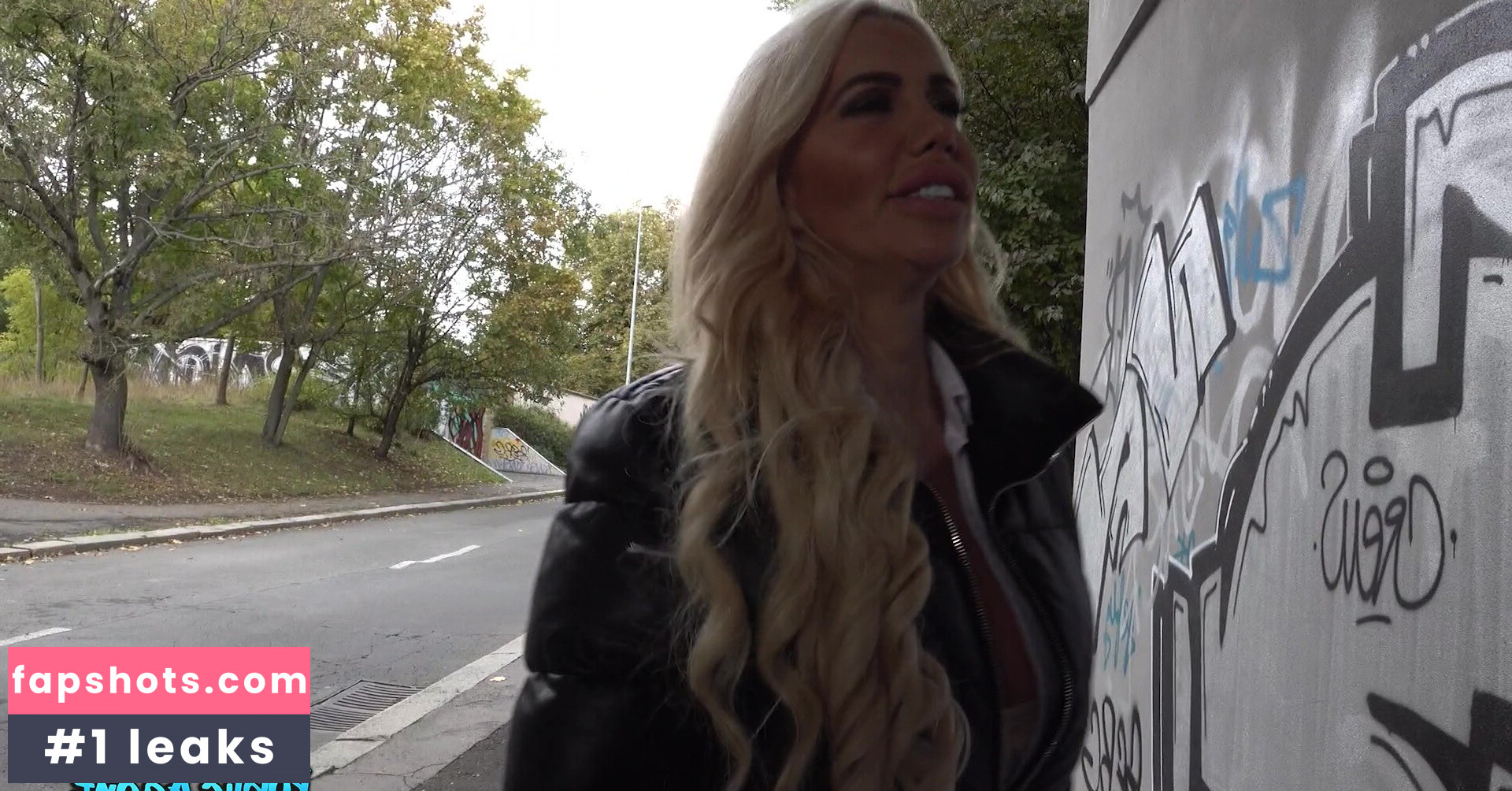 Tori Cummings gallery photo #51