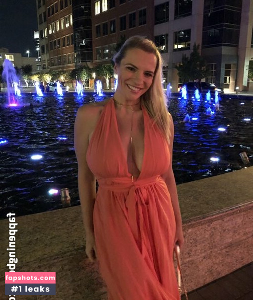 Tori Hendricz gallery photo #42