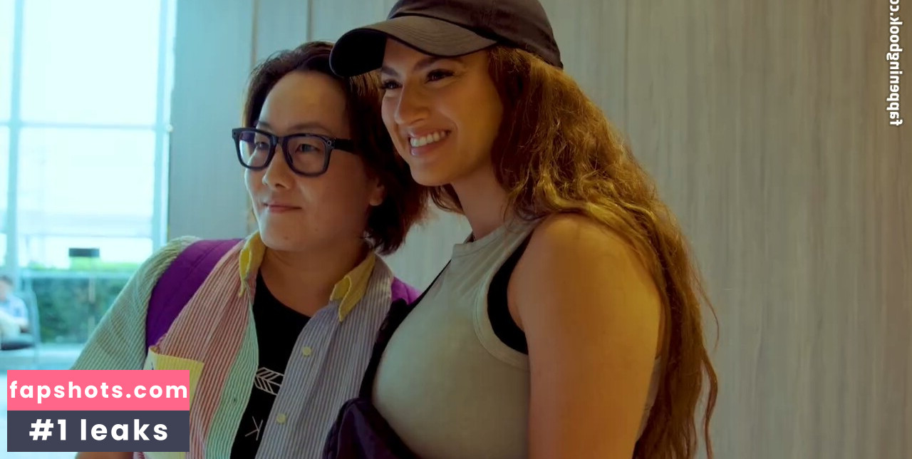 Tori Kelly gallery photo #2