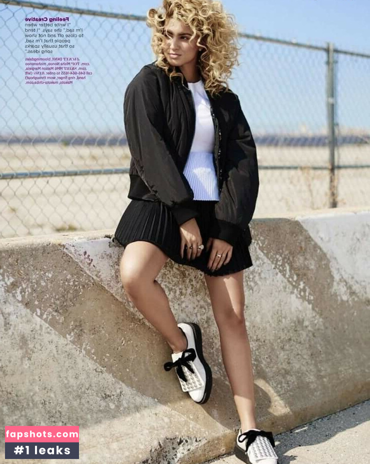 Tori Kelly gallery photo #17