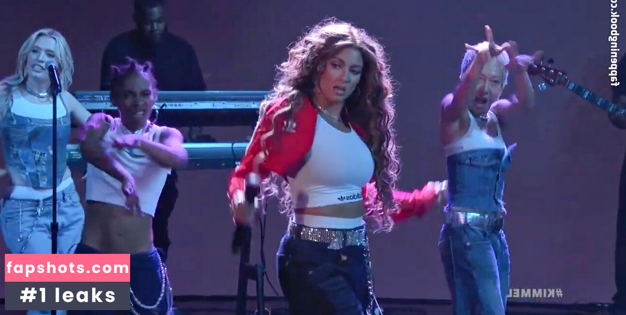 Tori Kelly gallery photo #33