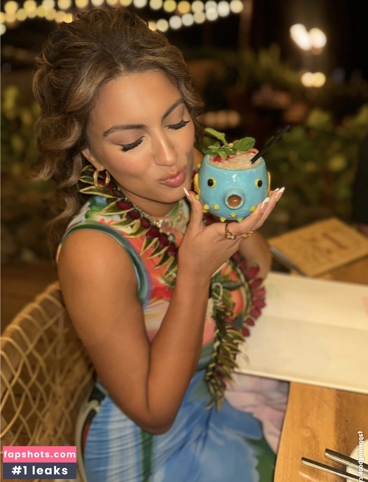 Tori Kelly gallery photo #54