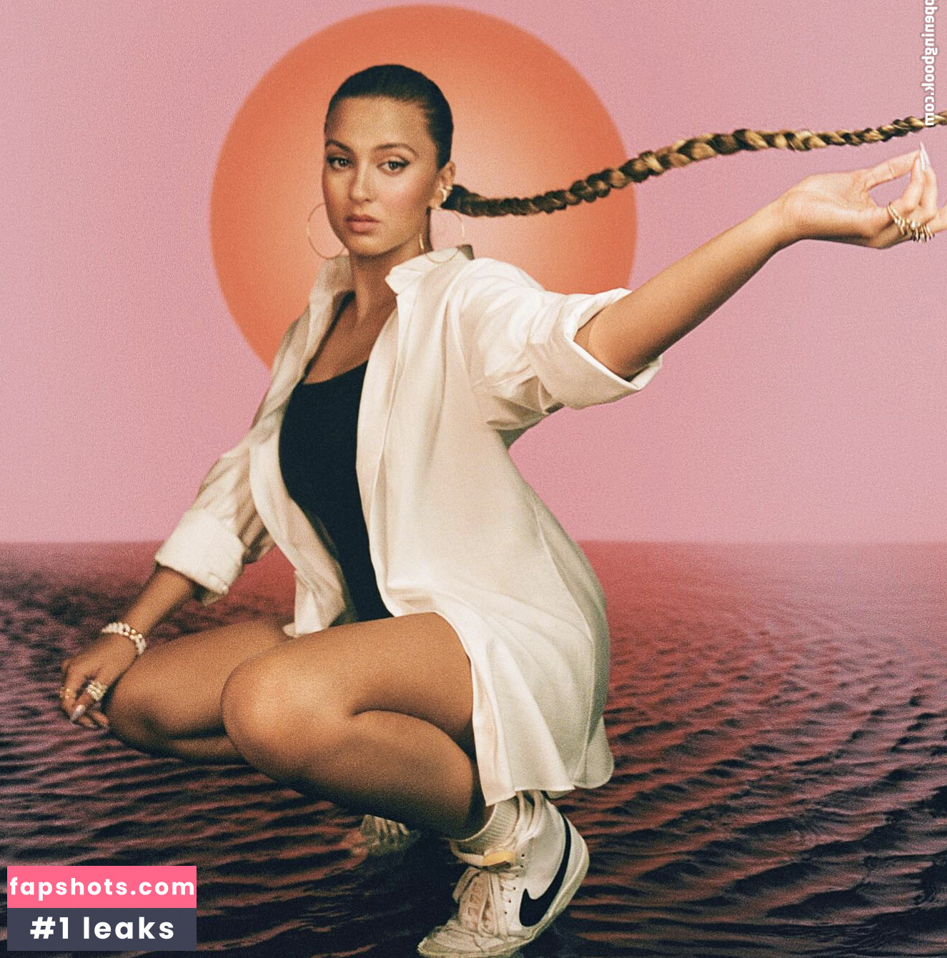 Tori Kelly gallery photo #55