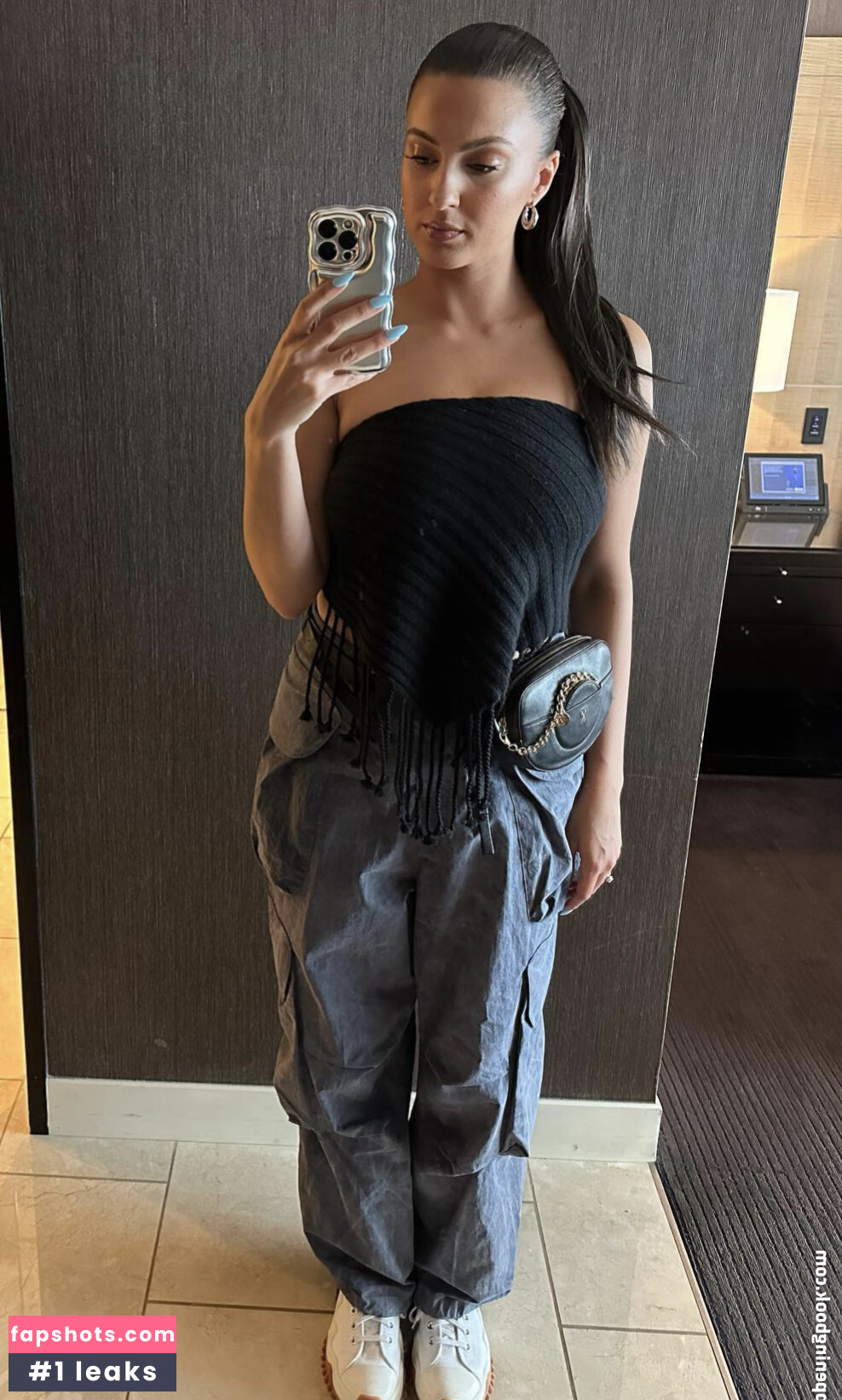 Tori Kelly gallery photo #58