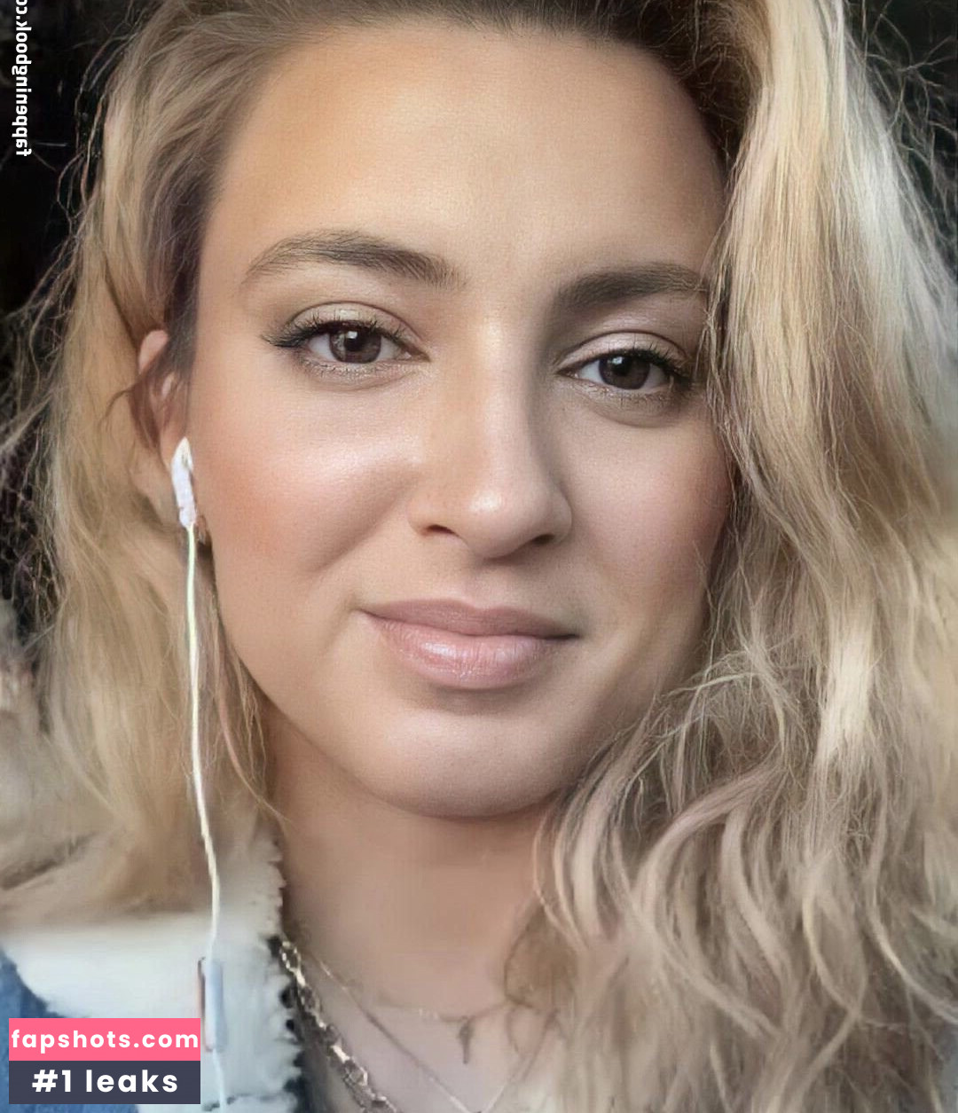 Tori Kelly gallery photo #65