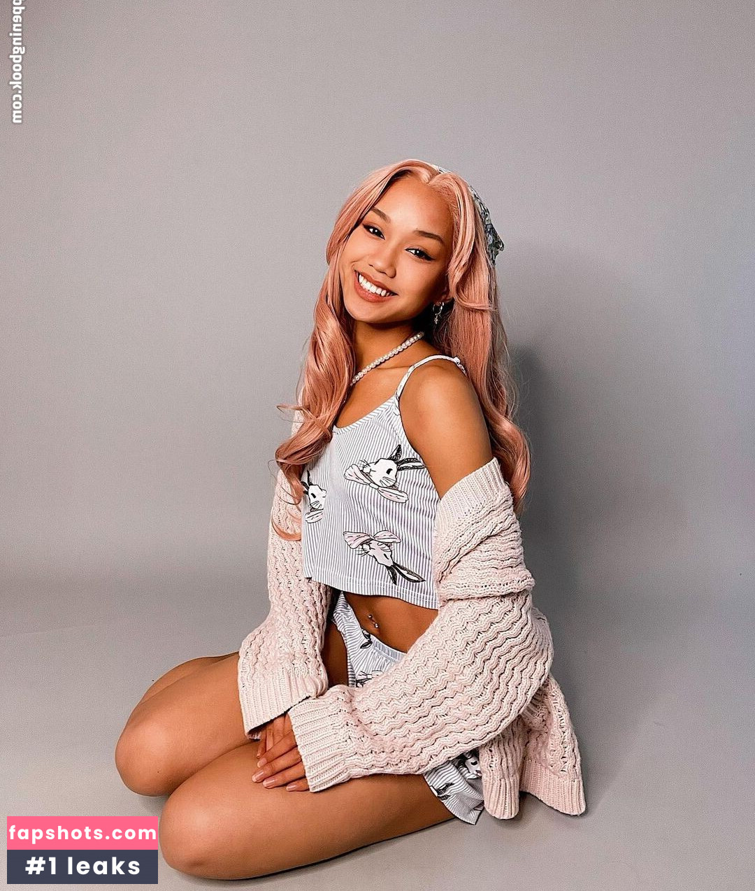 Tori Pareno gallery photo #9