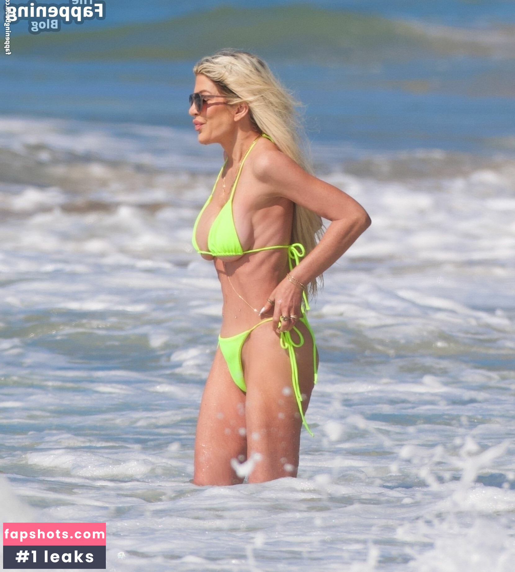 Tori Spelling Nude Leaks OnlyFans Photos #24 - LeakJerk