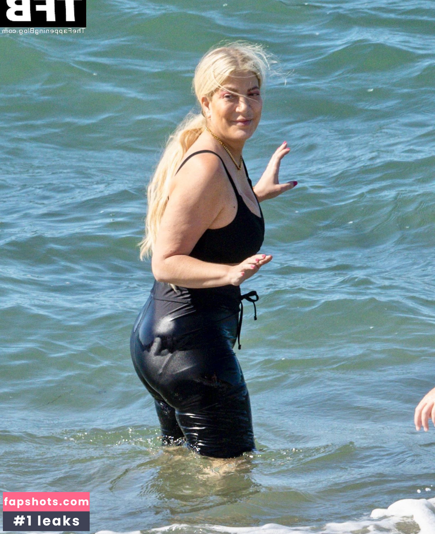 Tori Spelling Nude Leaks OnlyFans Photos #57 - LeakJerk