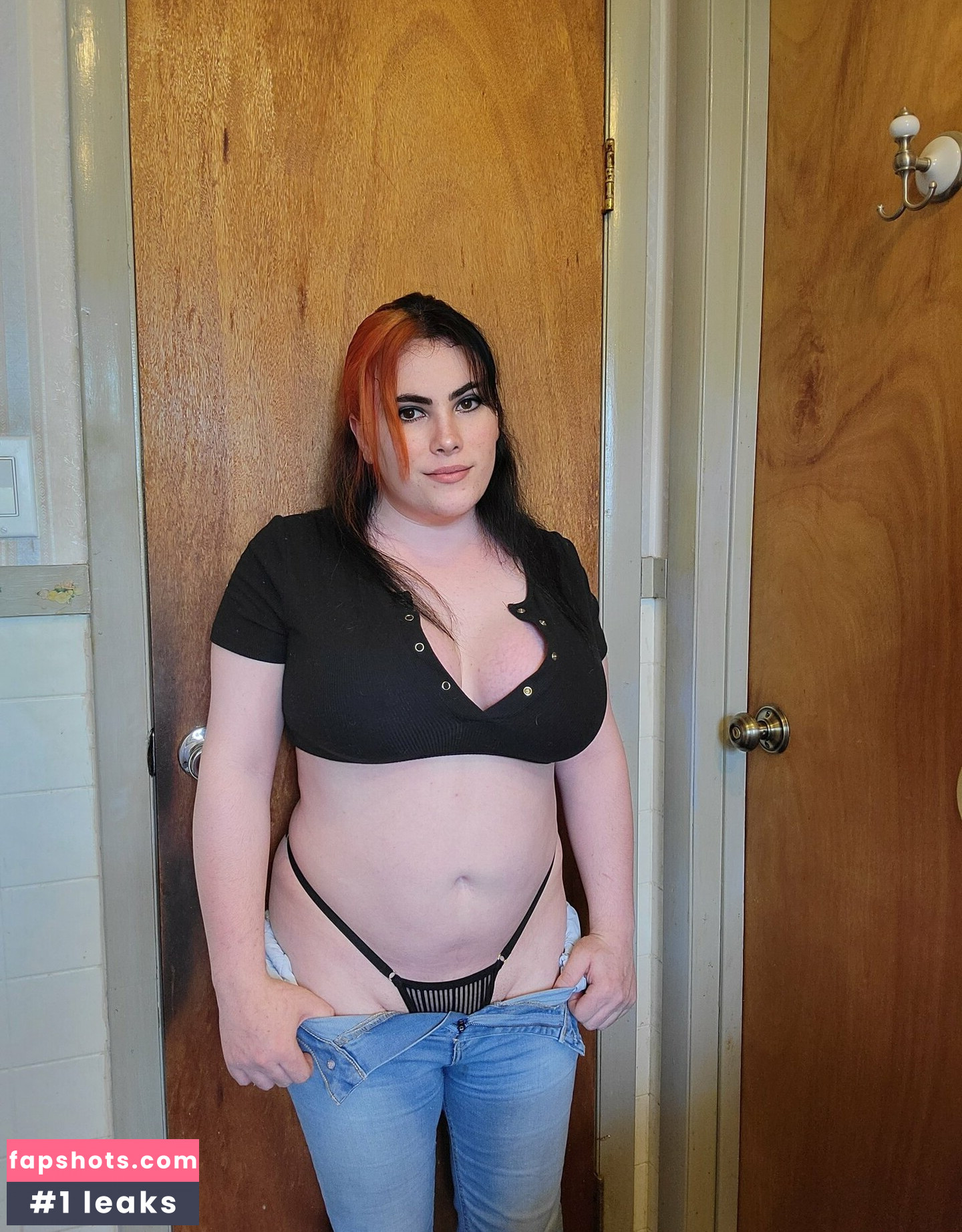 Toriana Noir gallery photo #7