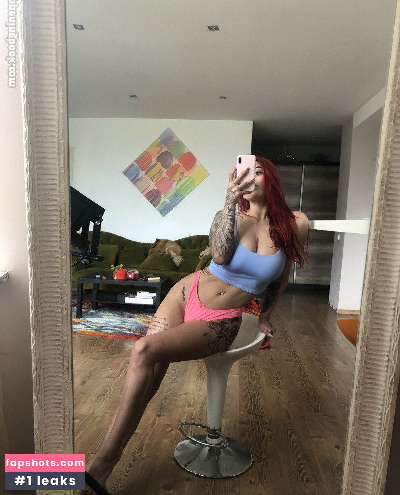 ToriVikk gallery photo #5