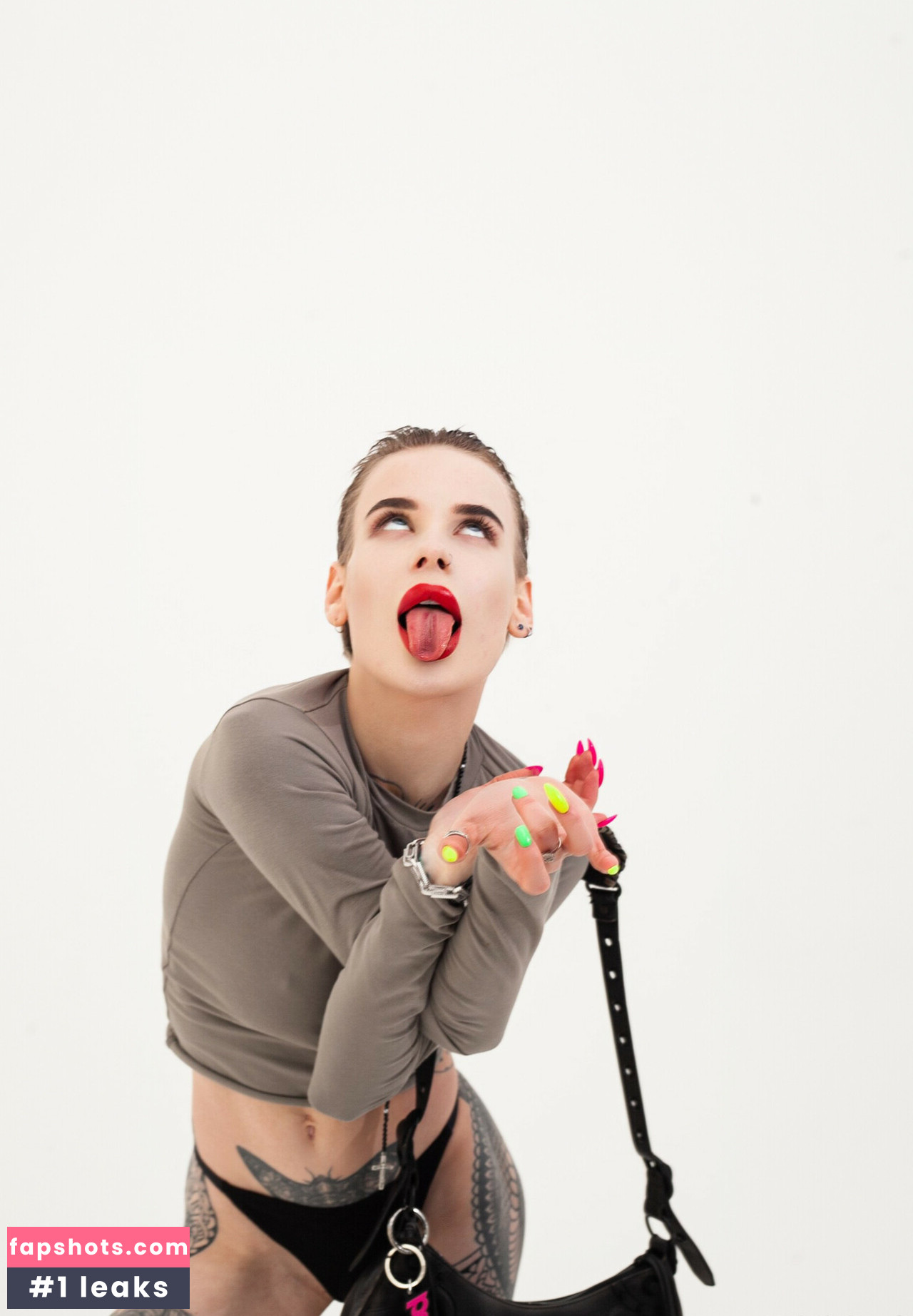 Tory Inve gallery photo #4