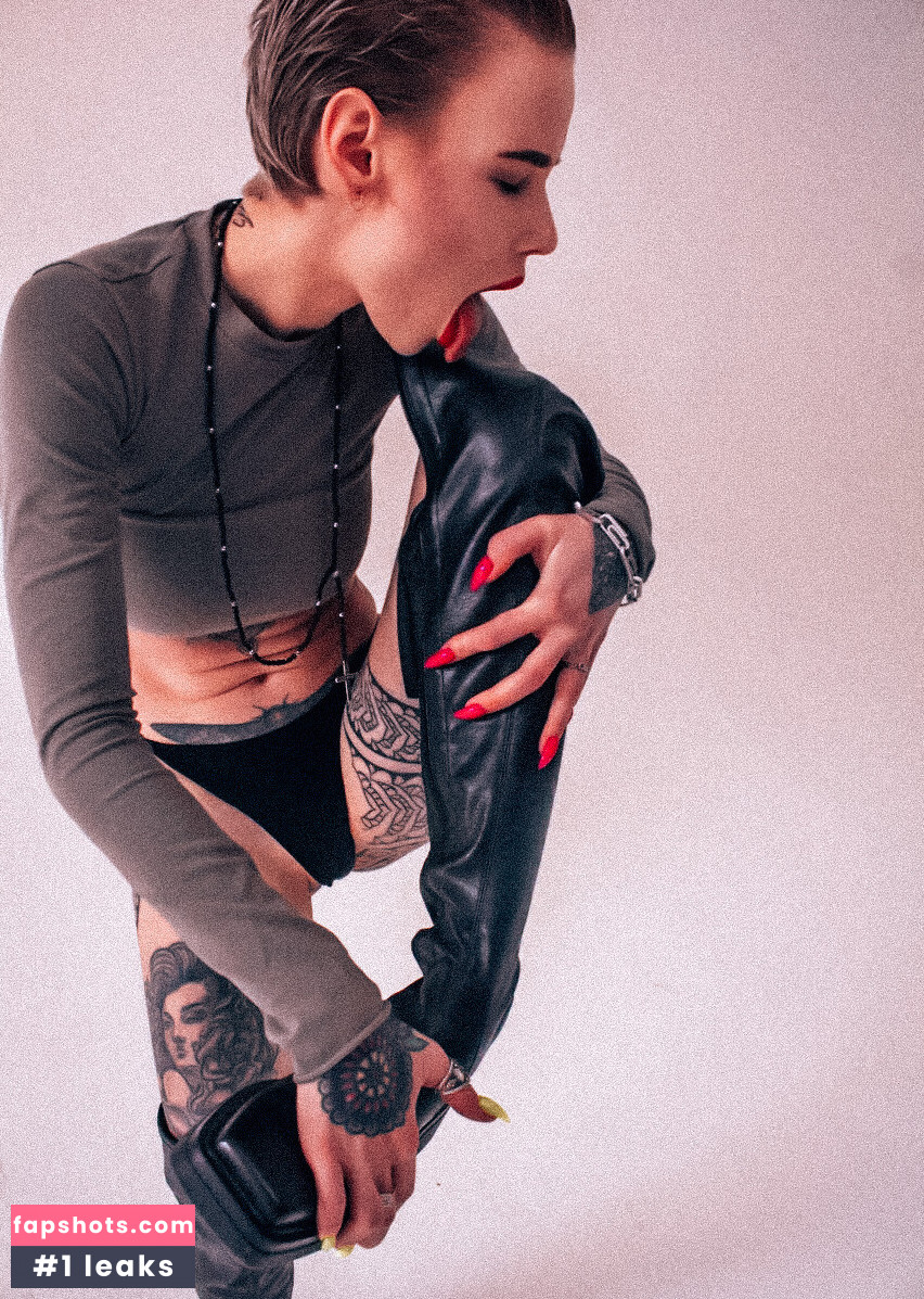 Tory Inve gallery photo #5