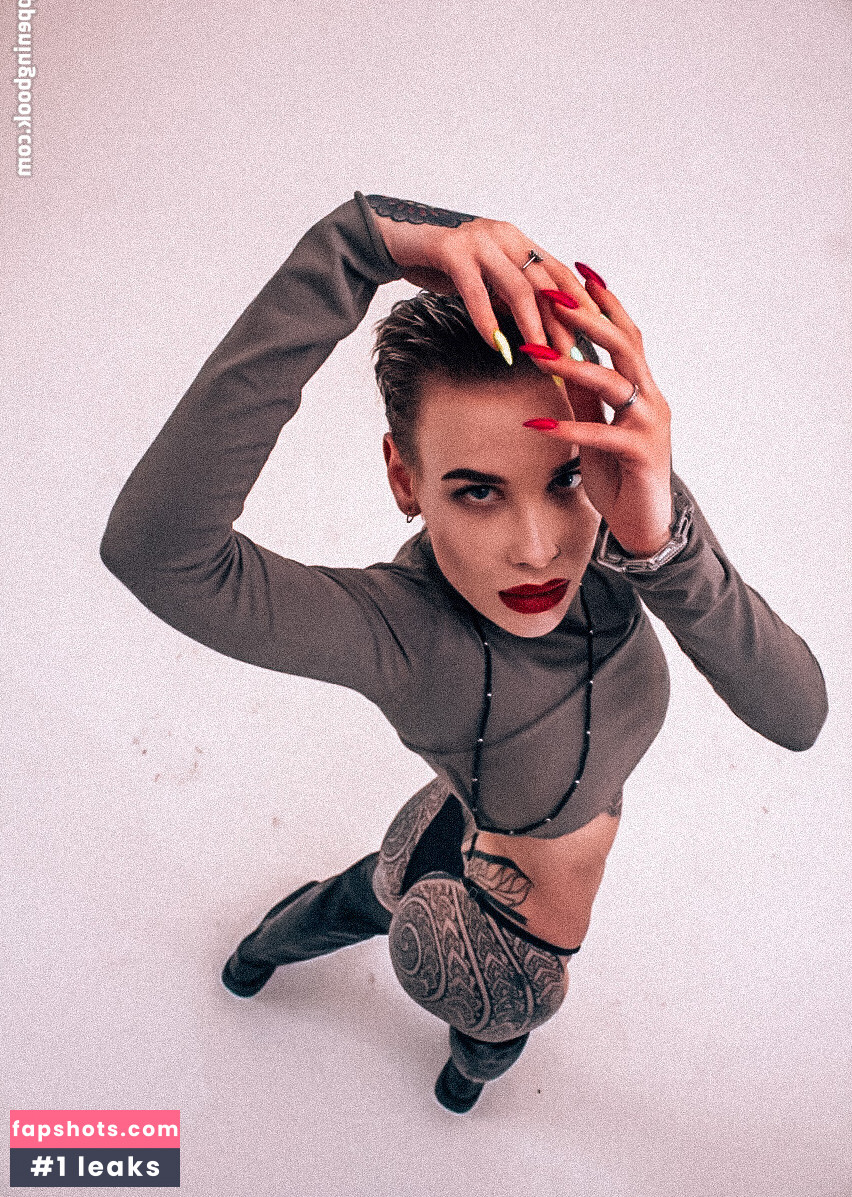 Tory Inve gallery photo #7