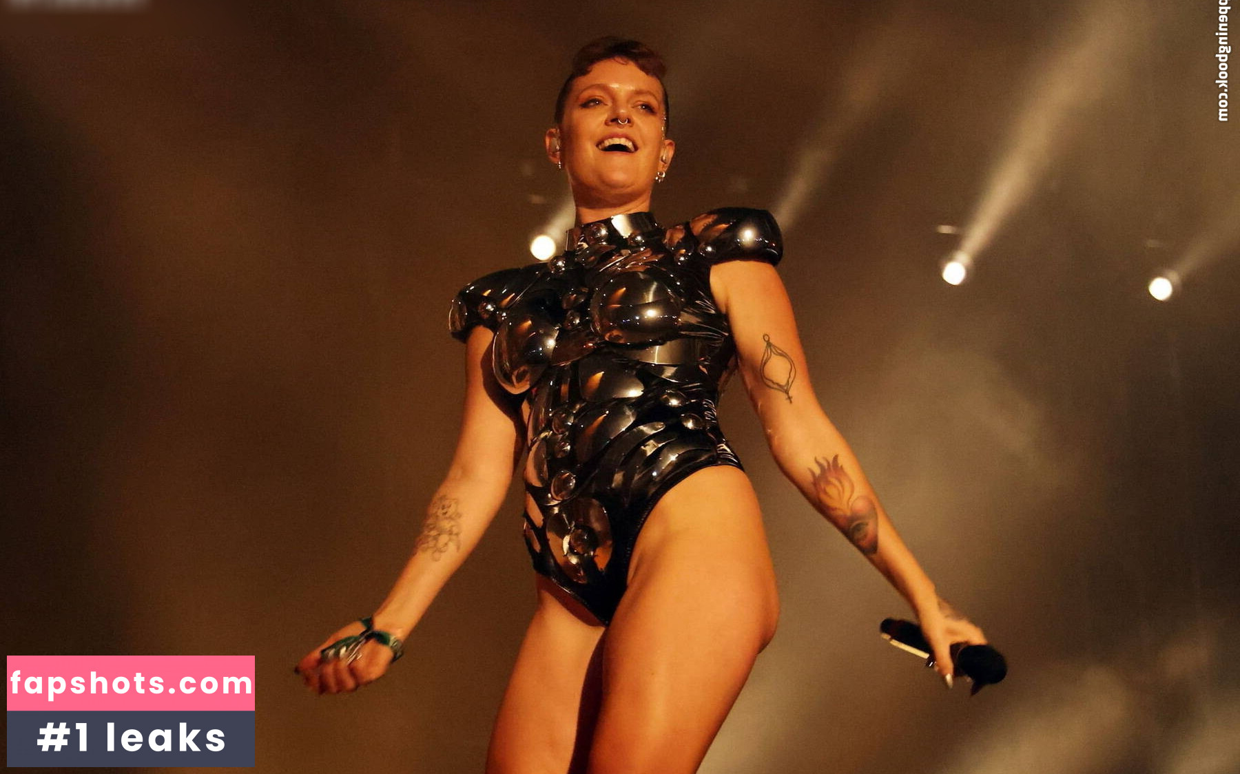 Tove Lo gallery photo #15