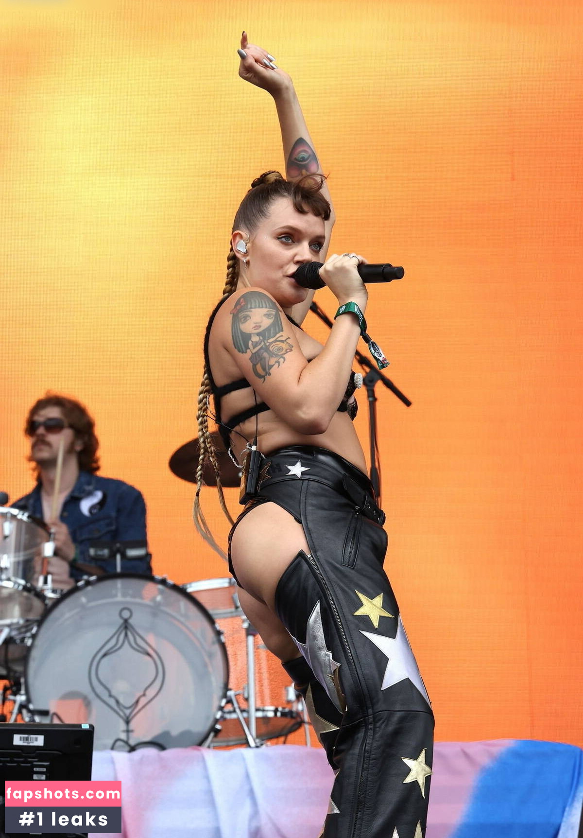 Tove Lo gallery photo #16