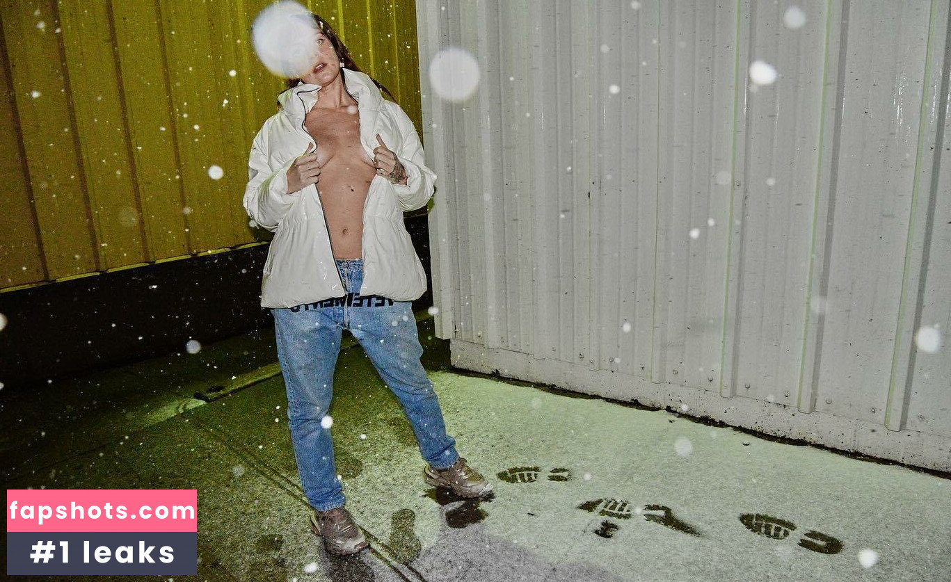 Tove Lo gallery photo #163