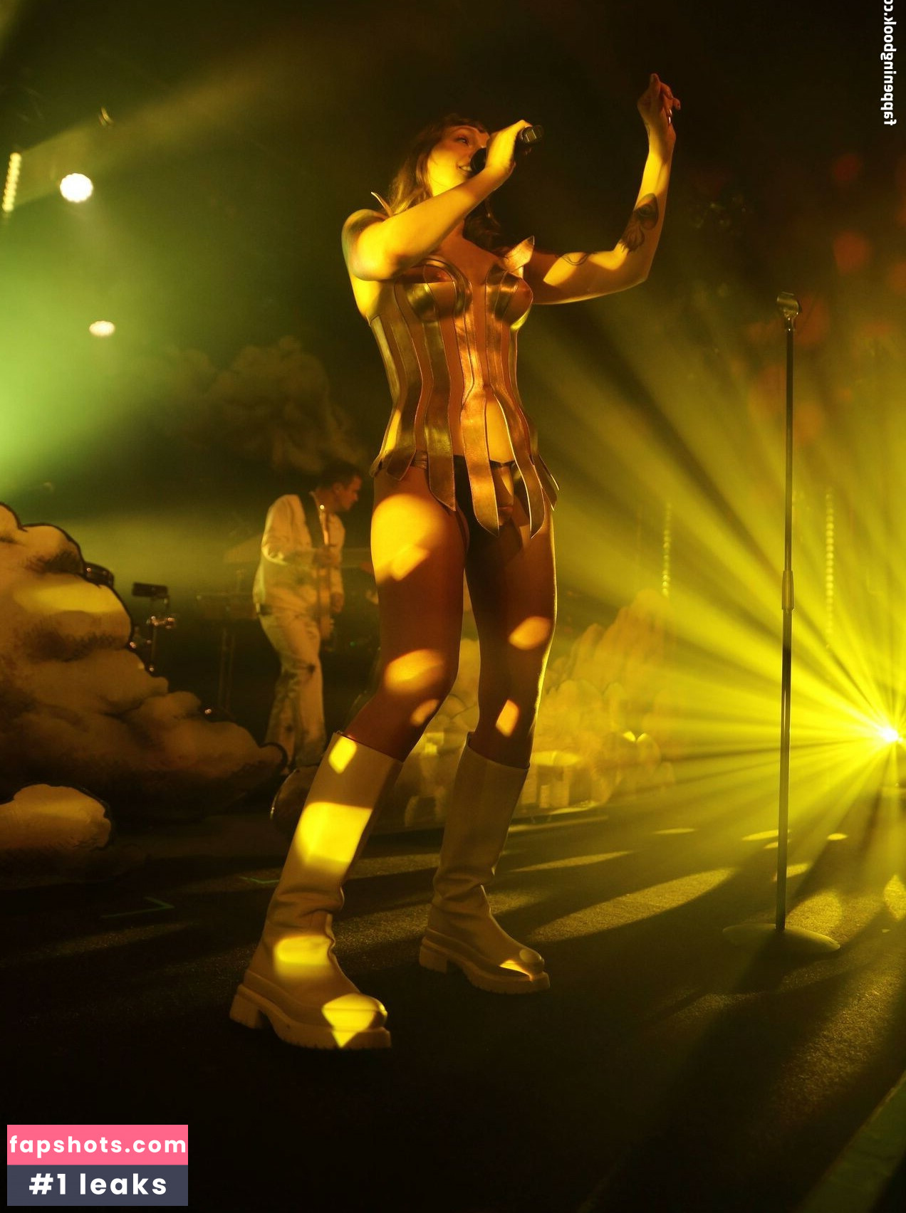 Tove Lo gallery photo #169