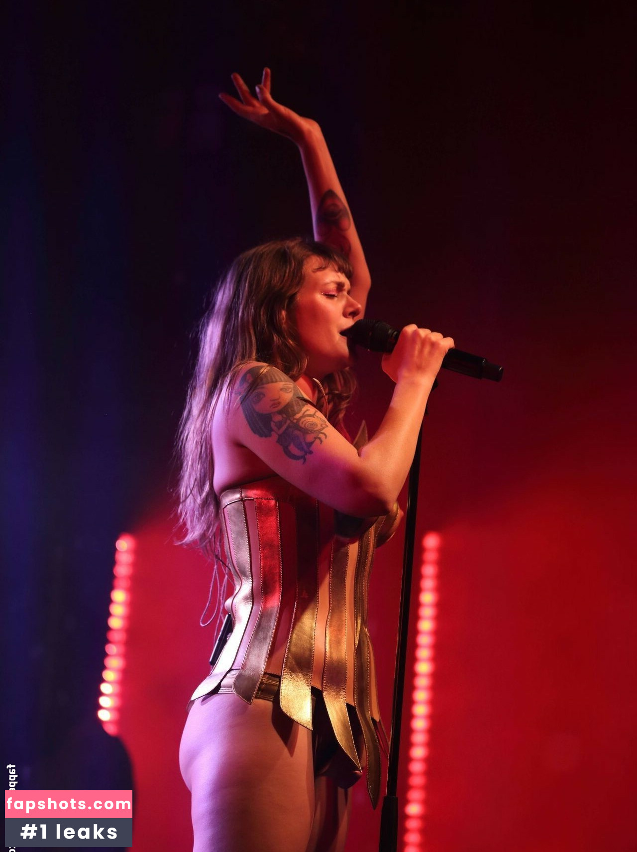Tove Lo gallery photo #171