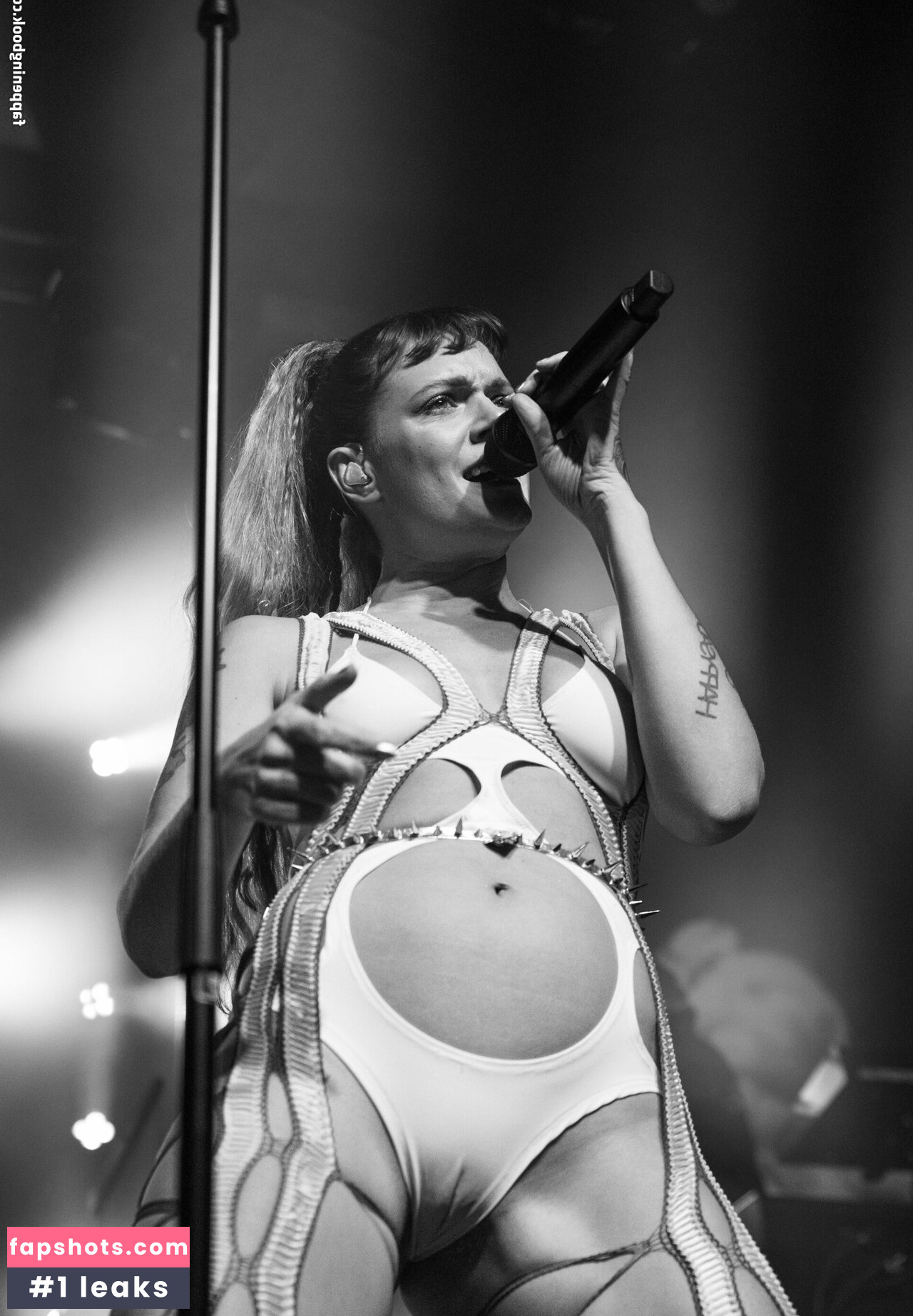 Tove Lo gallery photo #194