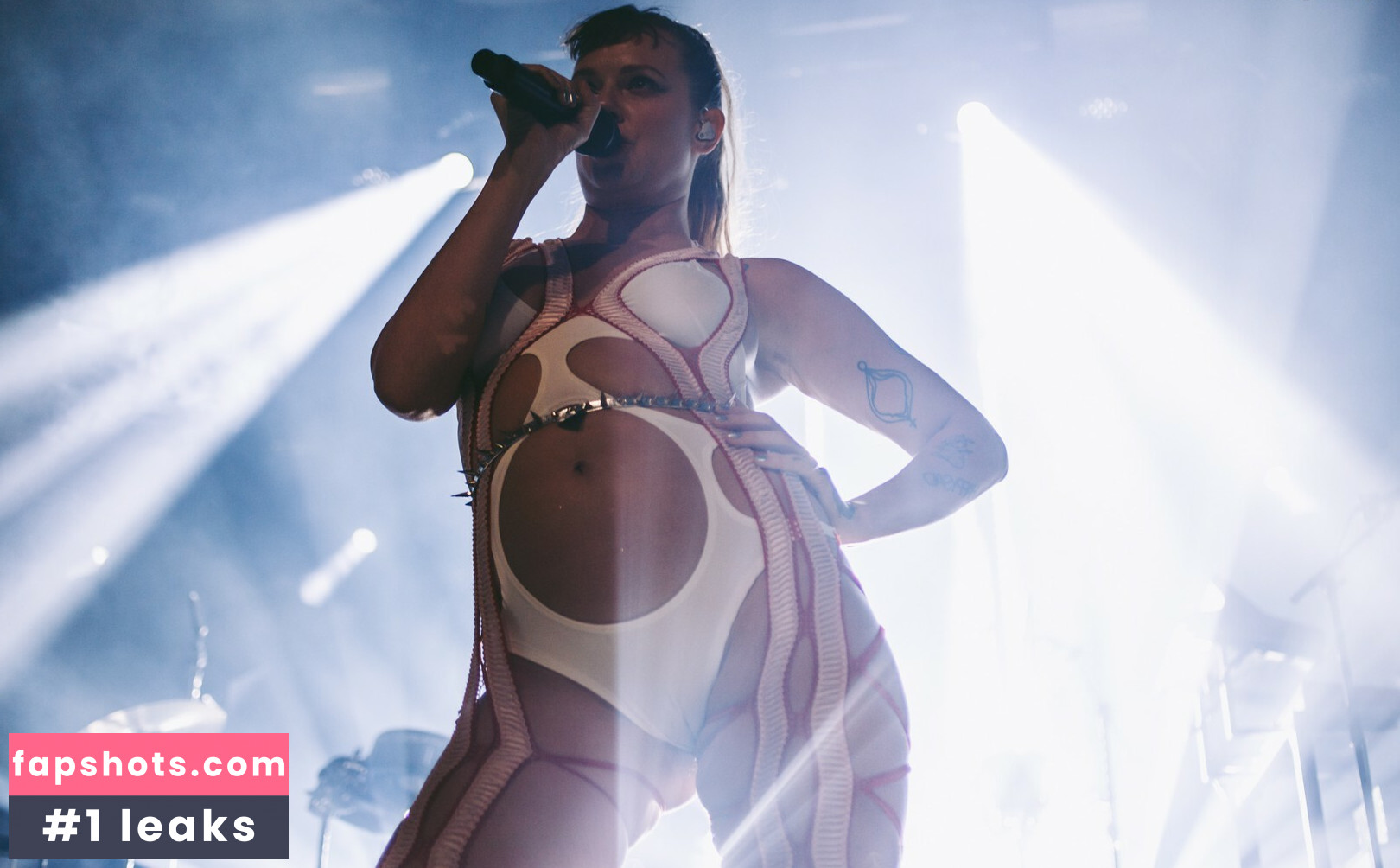 Tove Lo gallery photo #199