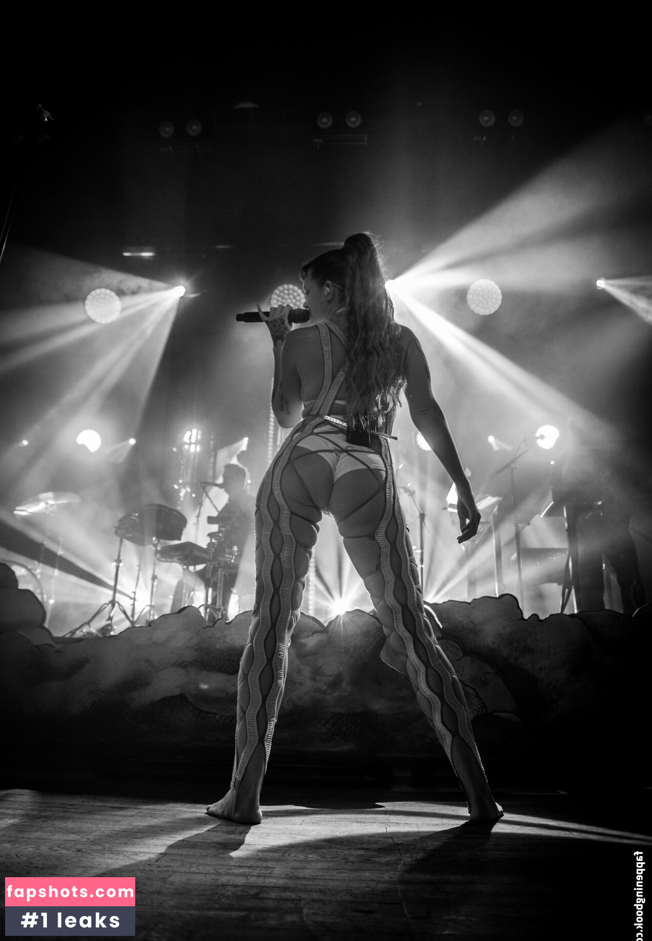 Tove Lo gallery photo #200