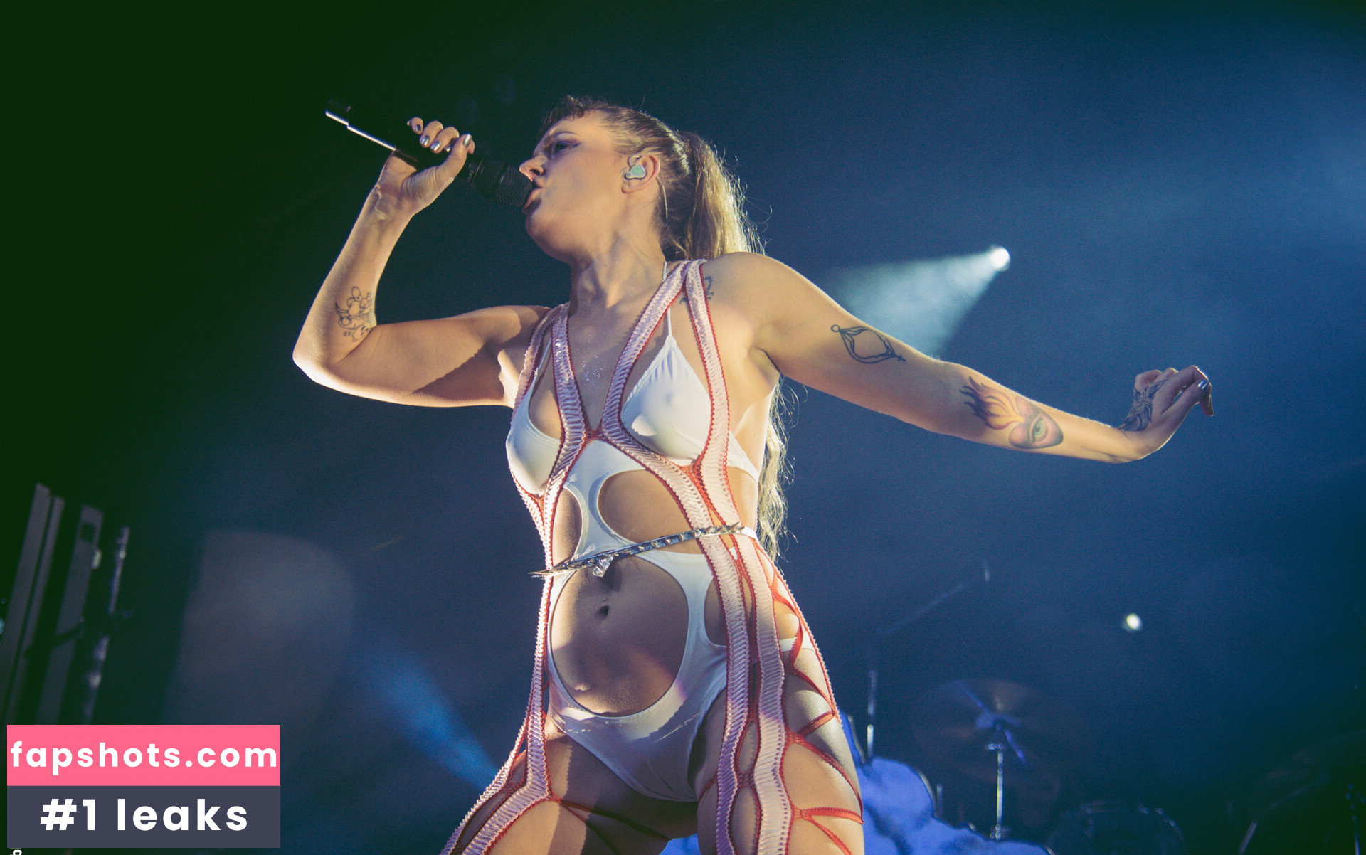 Tove Lo gallery photo #204