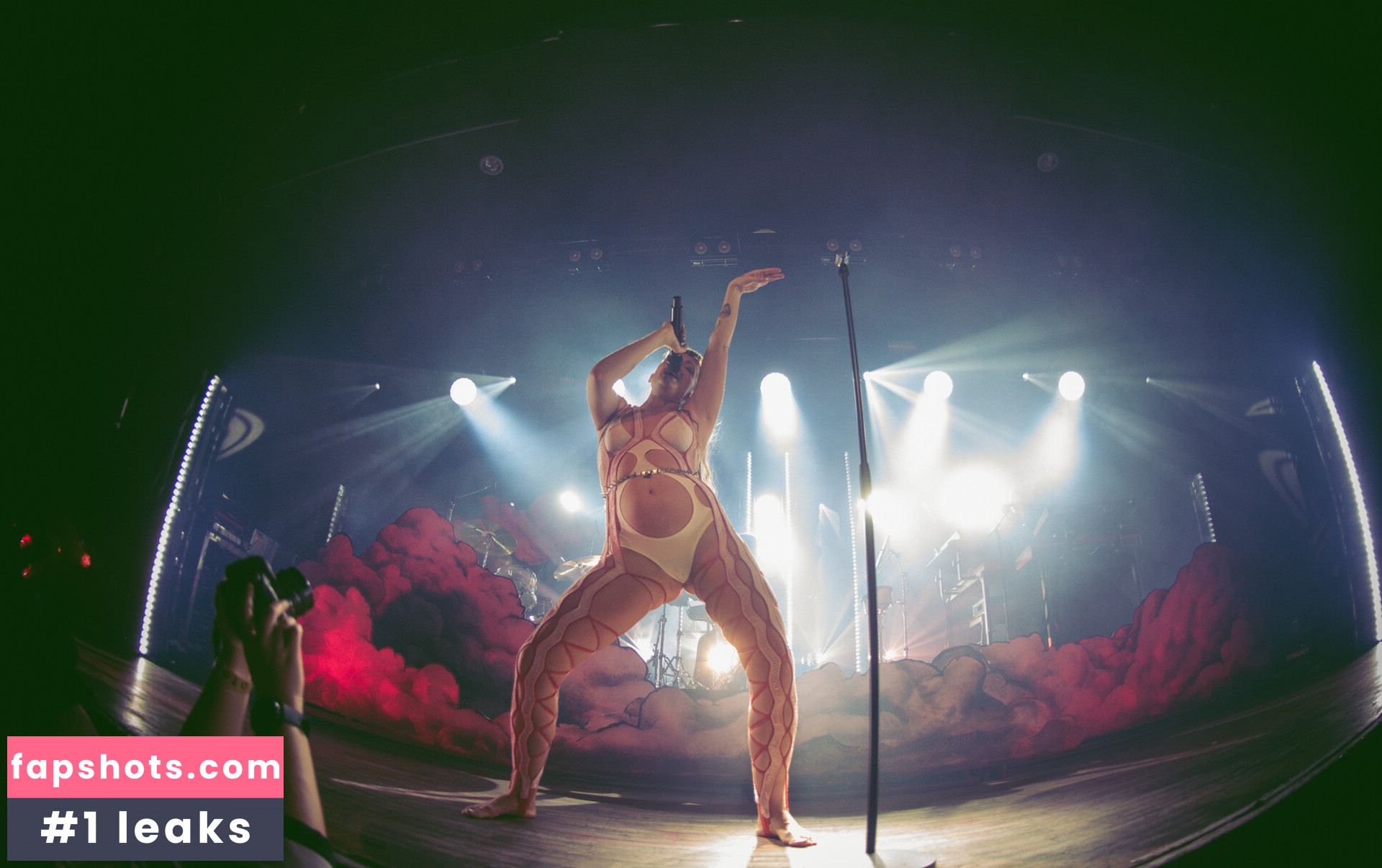 Tove Lo gallery photo #207