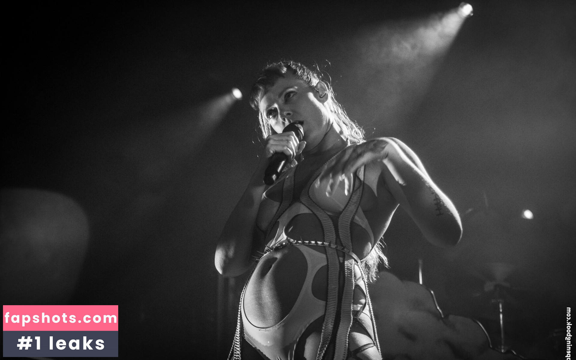Tove Lo gallery photo #212