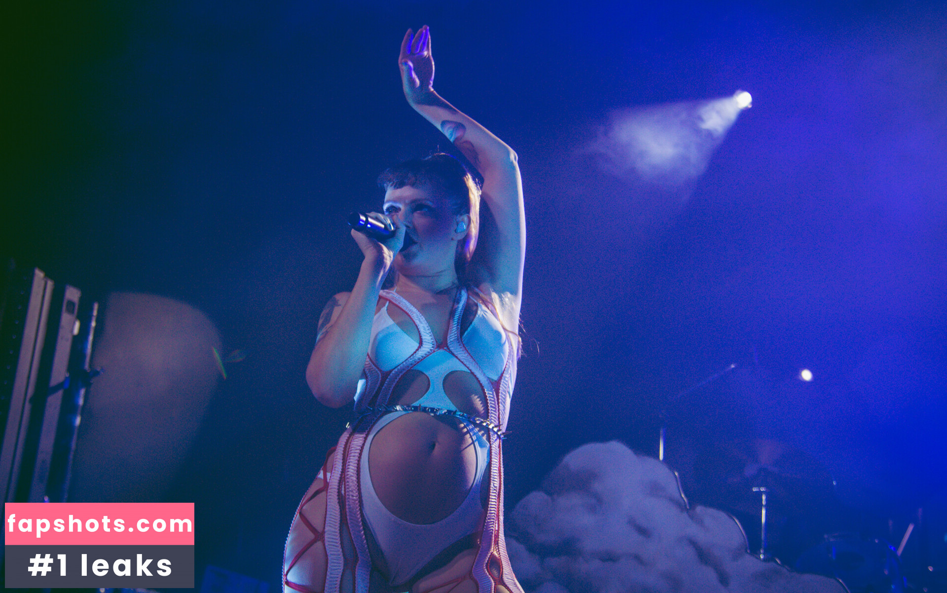 Tove Lo gallery photo #215