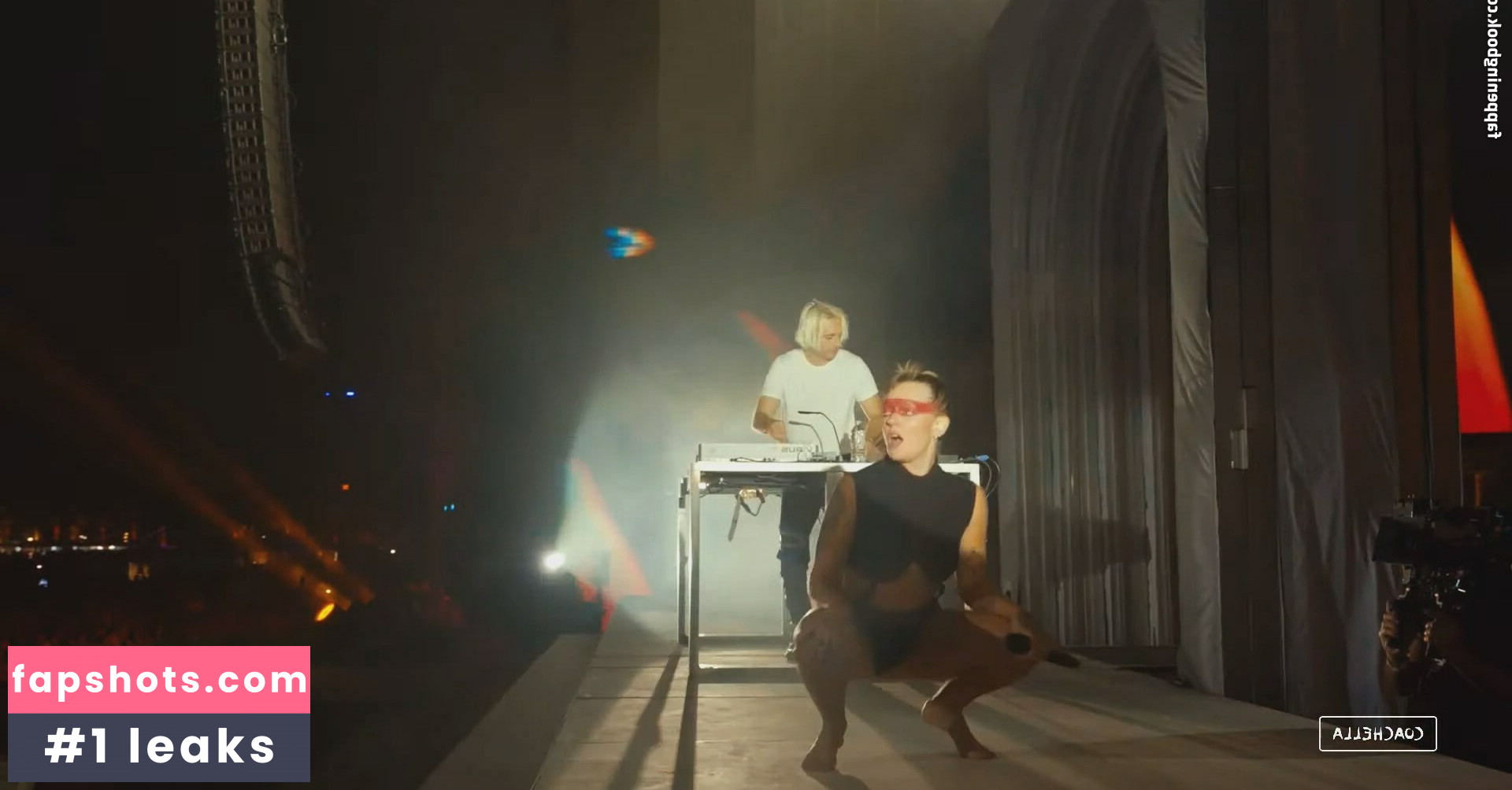 Tove Lo gallery photo #217