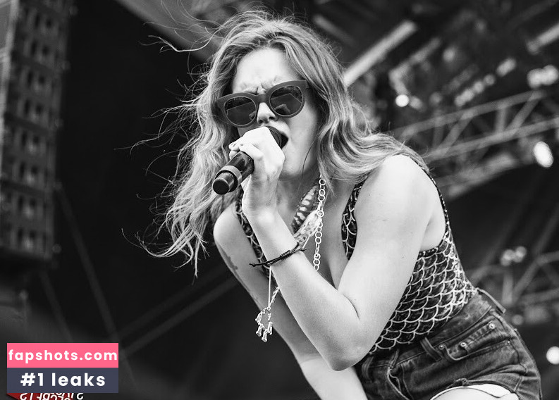 Tove Lo gallery photo #227